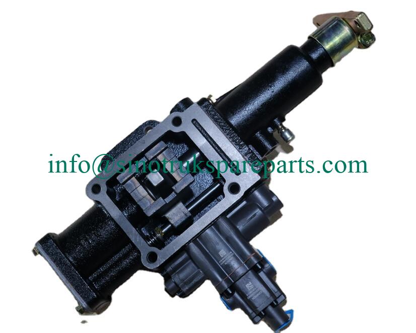 SINOTRUK HOWO gearbox top small cover AZ2222210034