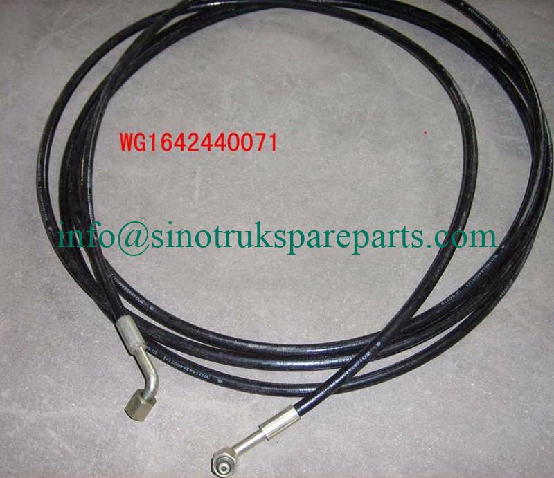 SINOTRUK HOWO Truck parts Double elbow hose WG1642440071