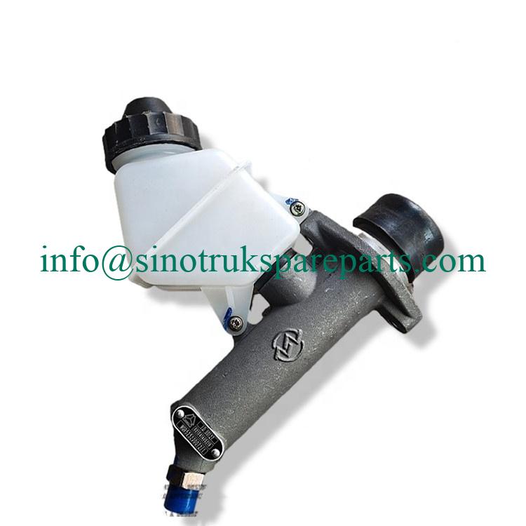 SINOTRUK E7 371 Master cylinder WG9525230072