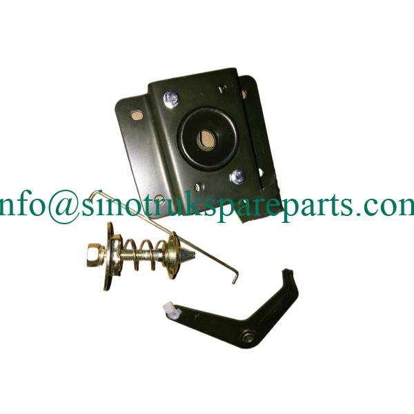 sinotruk howo spare parts WG1642110027 Cab mask lock right